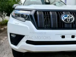 Toyota Land Cruiser Prado 2023 Pearl