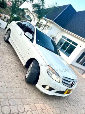 Photo - Mercedes-Benz C-Class 2008 White