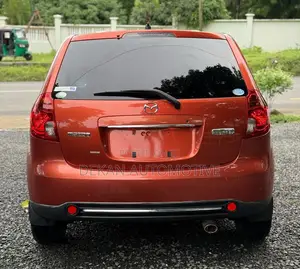 Mazda Verisa 2009 Orange