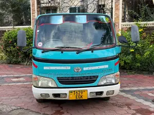 Photo - Toyota Dyna
