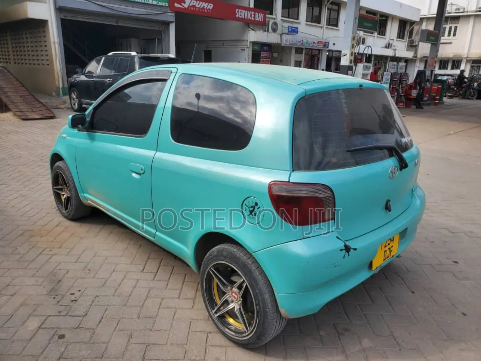 Toyota Vitz 2002 Green