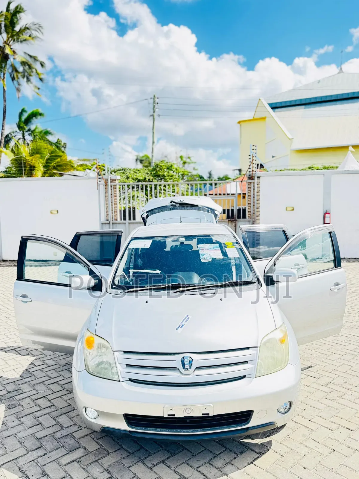 Toyota IST 2002 Silver