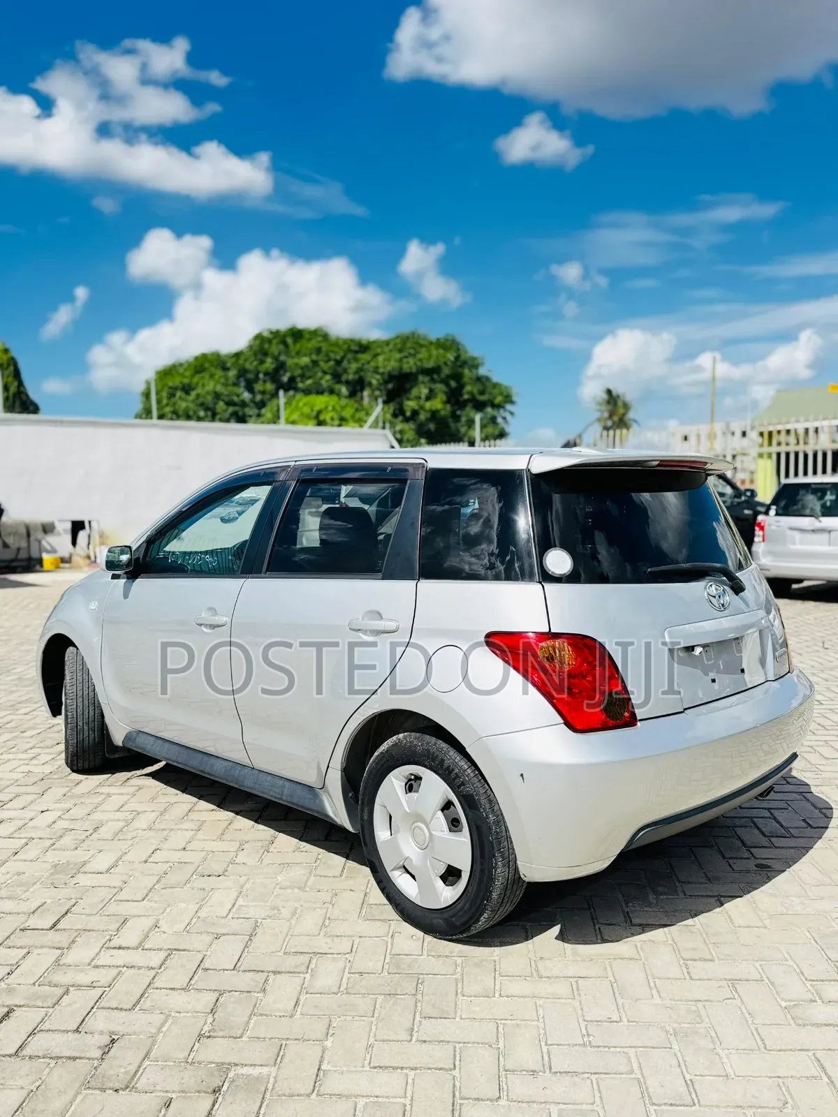 Toyota IST 2002 Silver