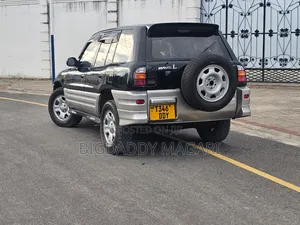 Toyota RAV4 1999 Black