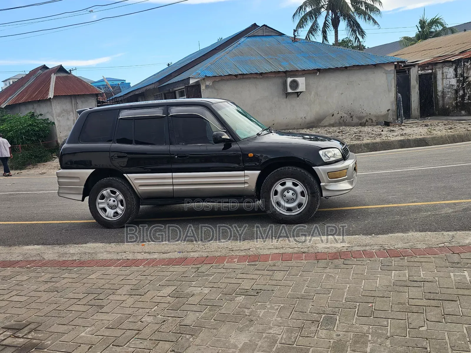 Toyota RAV4 1999 Black