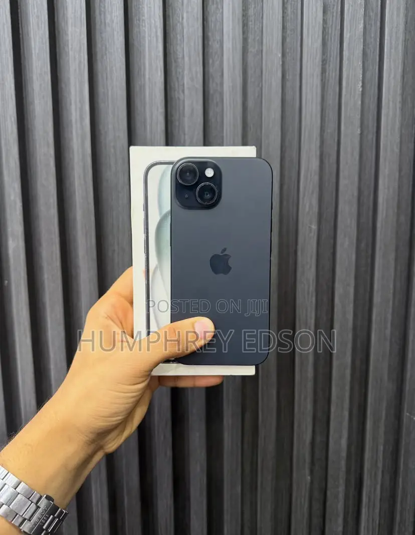 New Apple iPhone 15 128 GB Black