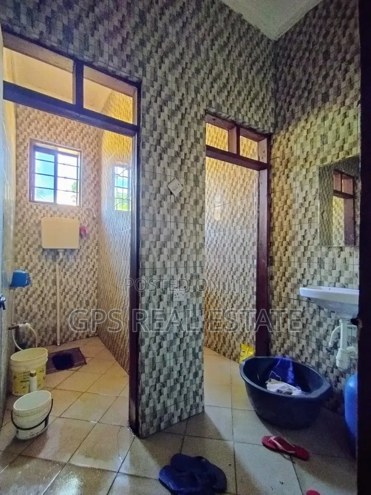 Furnished 6bdrm Apartment in Kitunda Bomba Mbili, Kinondoni for sale