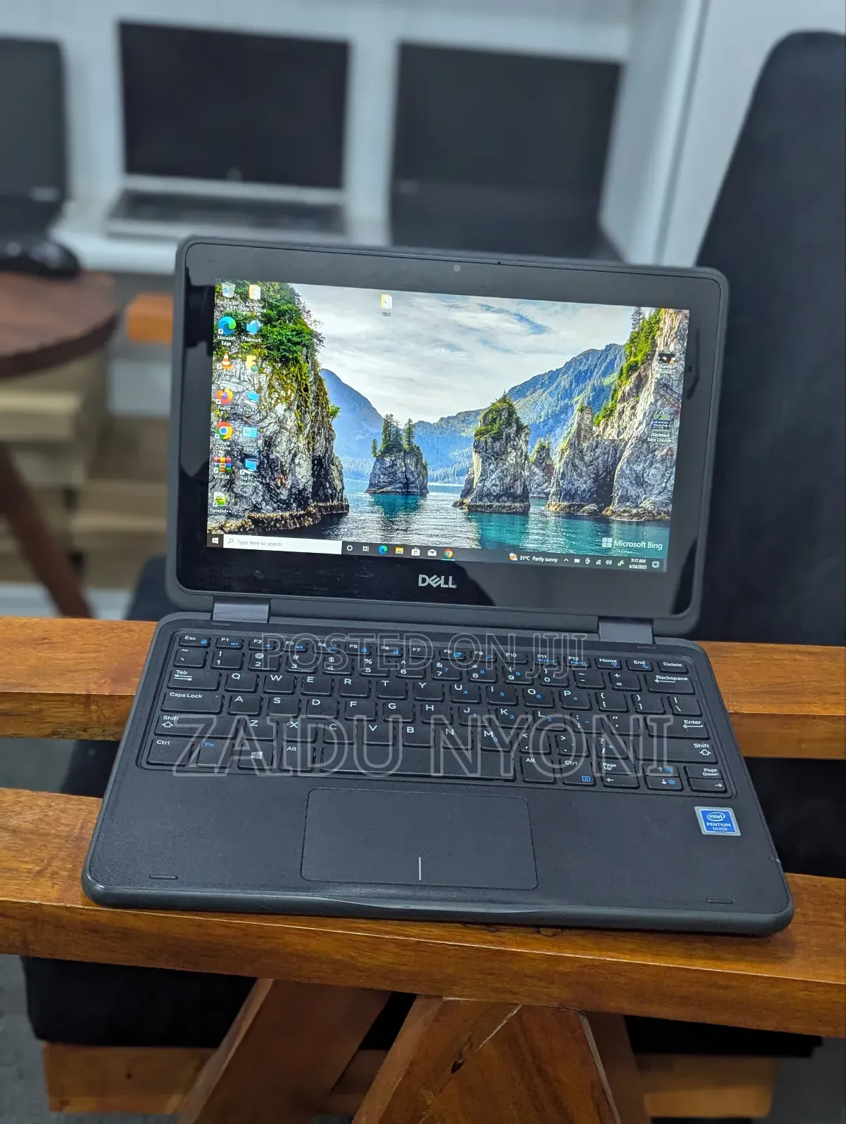 New Laptop Dell Latitude 3189 4GB Intel SSD 128GB