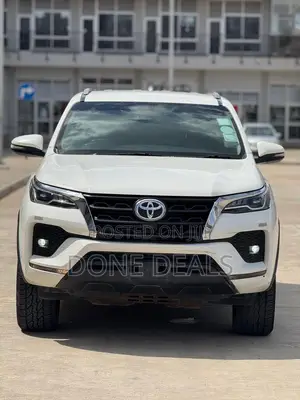 Photo - Toyota Fortuner 2021 White