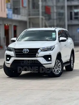 Toyota Fortuner 2021 White