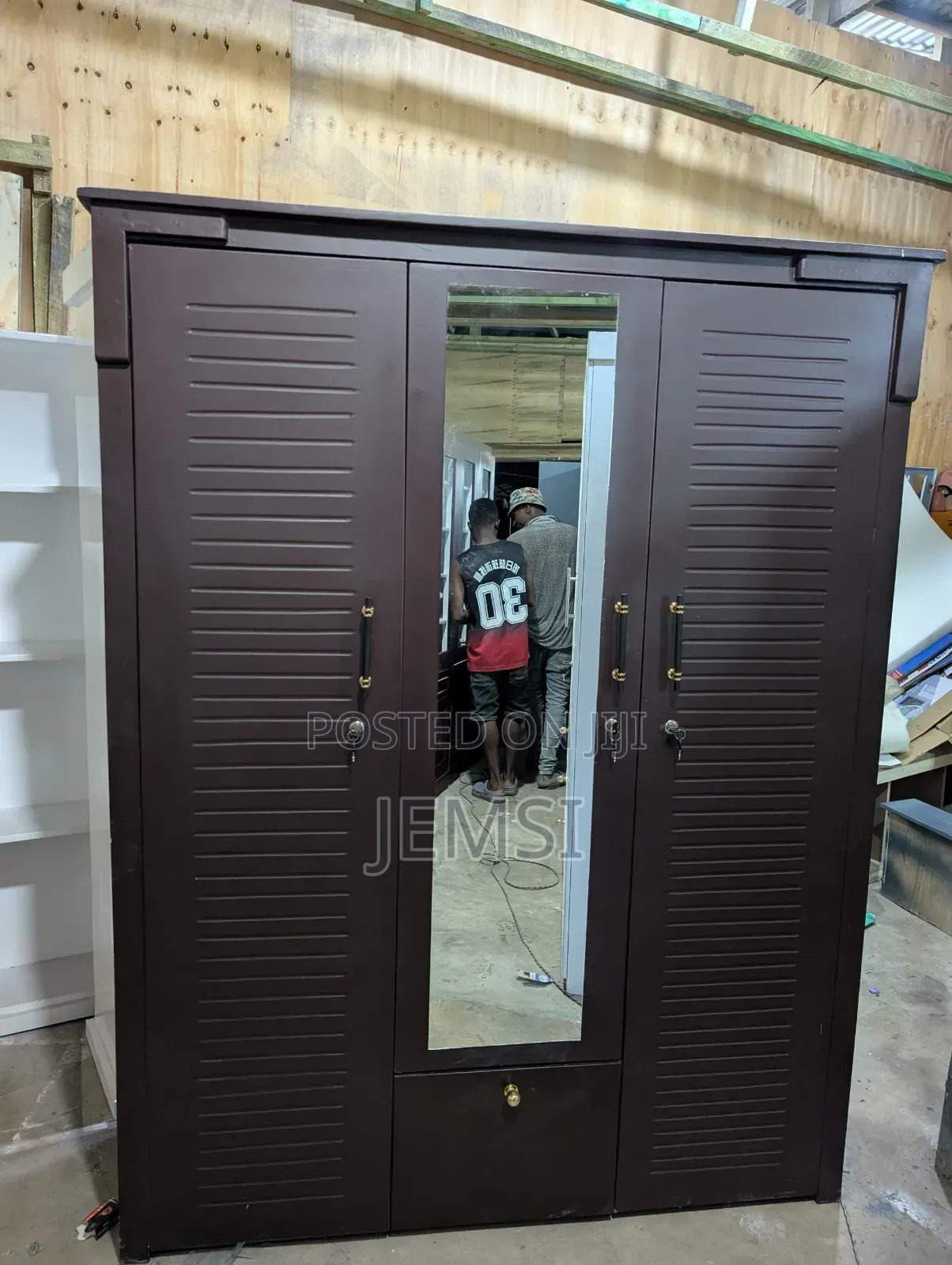Wardrobe 3 Door High Quality Finishing