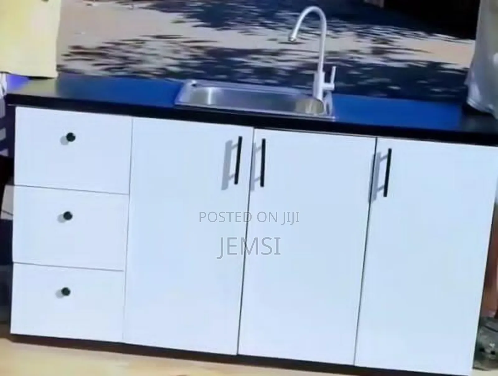 New Kitchen Cabinets and Sink for Washing Water