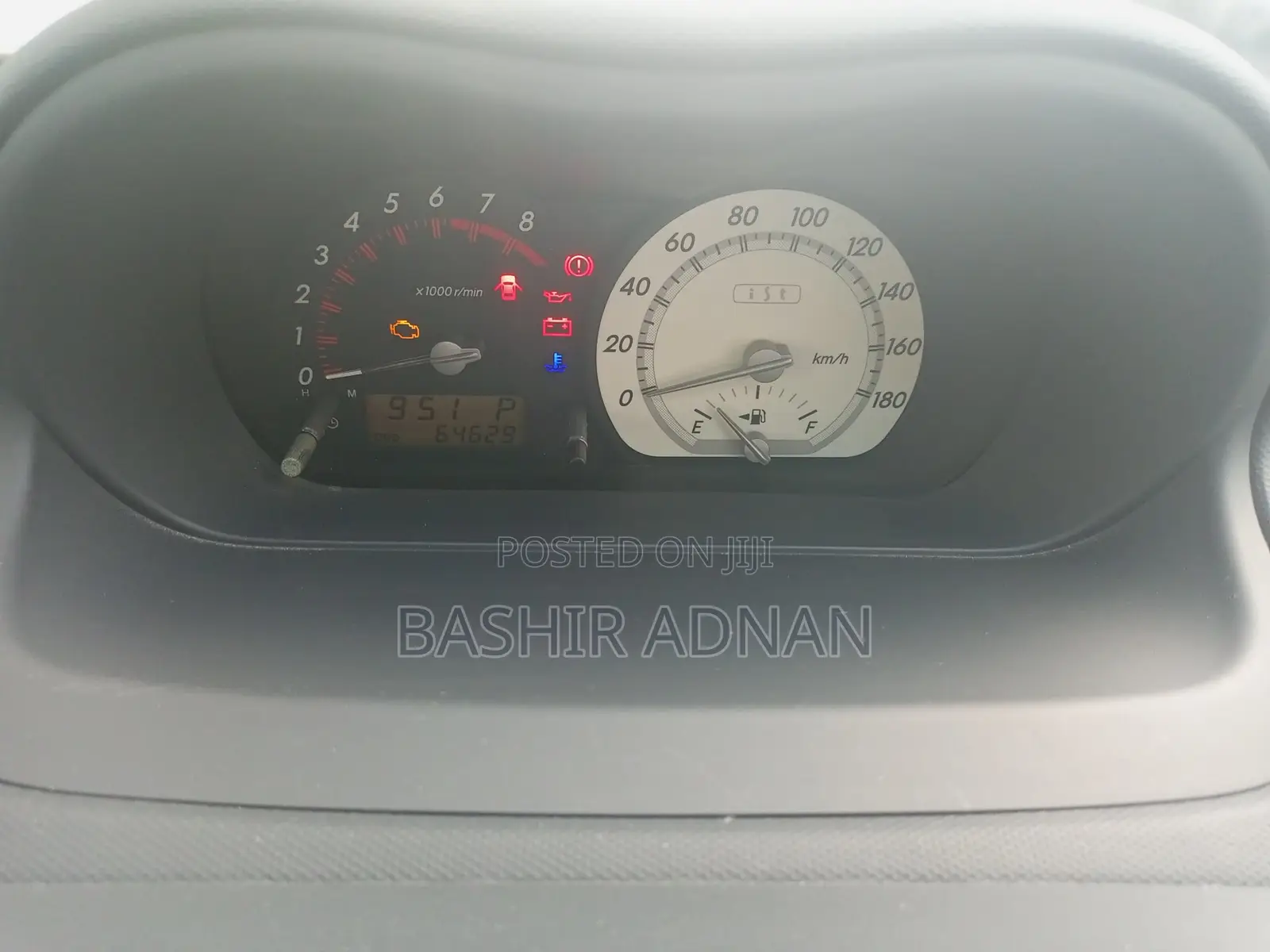 Toyota IST 2004 Silver