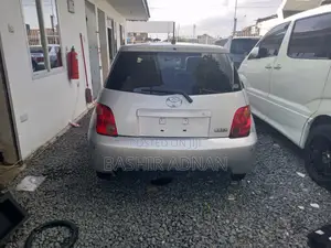 Toyota IST 2004 Silver