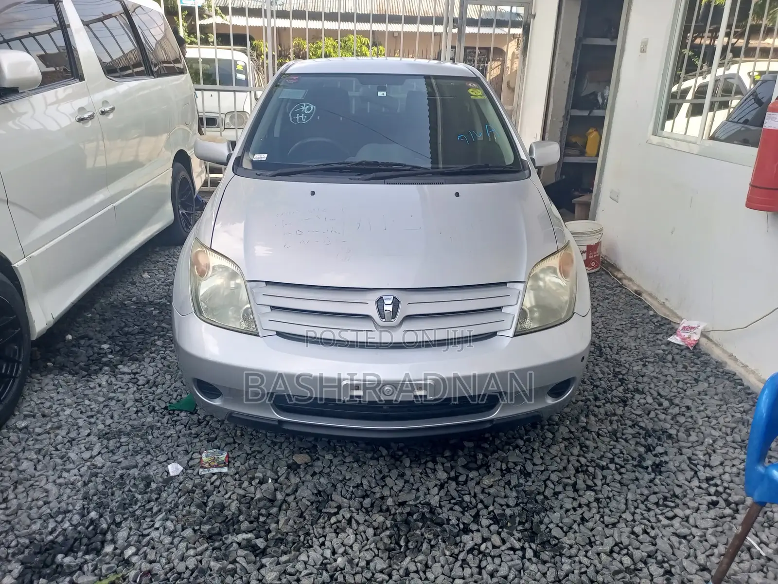 Toyota IST 2004 Silver
