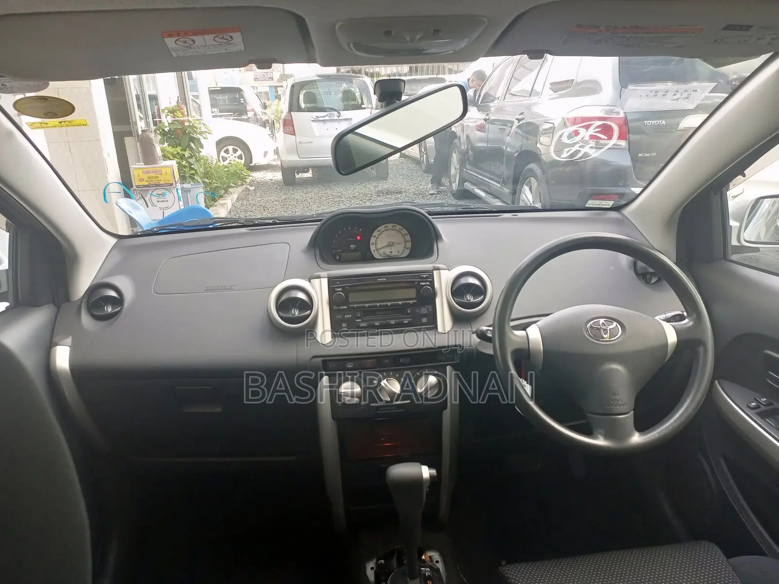 Toyota IST 2004 Silver