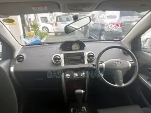 Toyota IST 2004 Silver