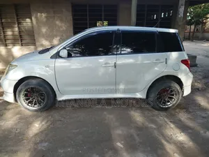 Toyota IST 2004 White