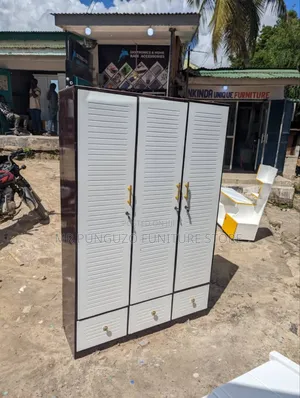 Kabati Milango Mitatu Classic Sana Alina Kioo