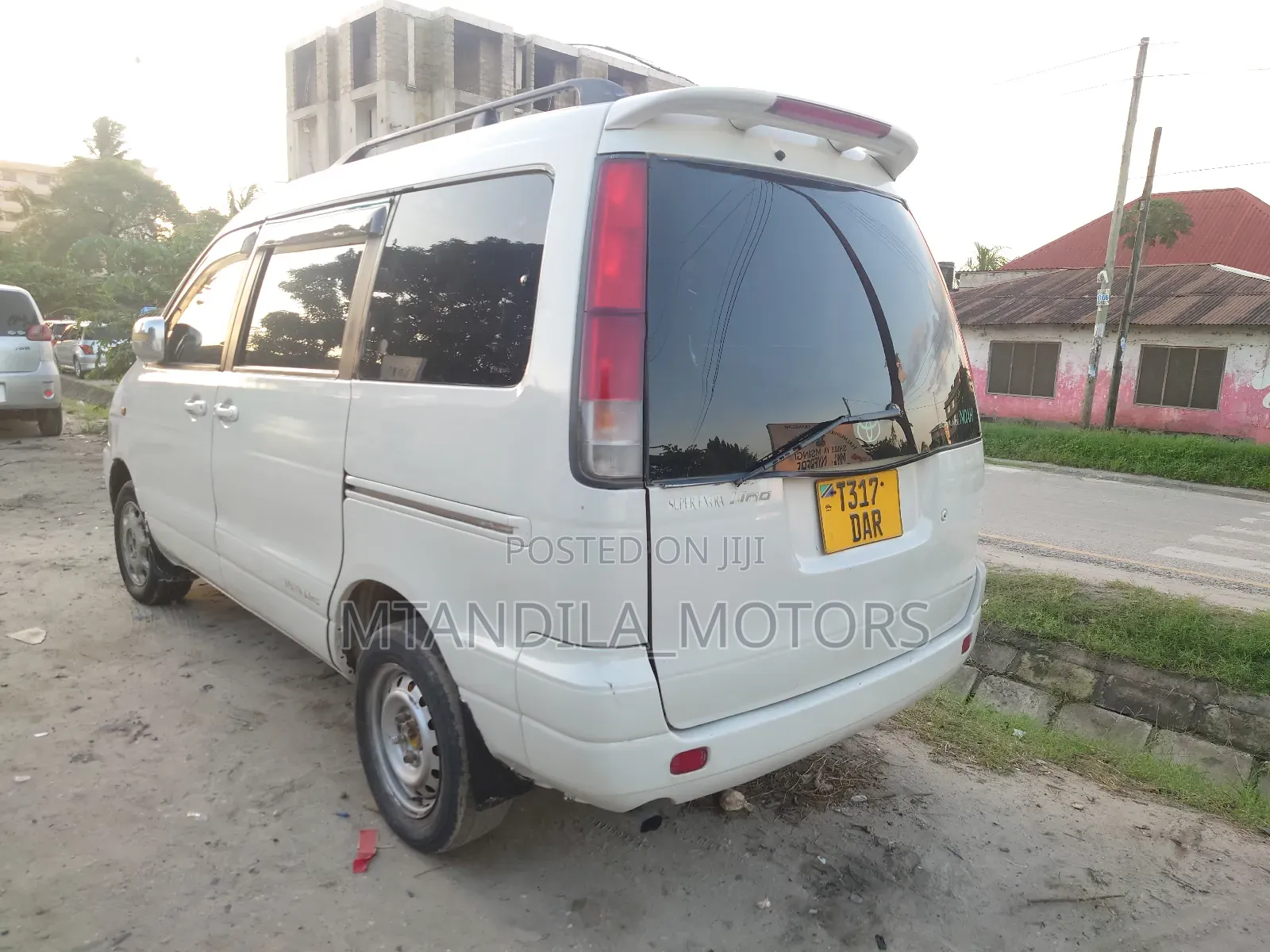 Toyota Noah 2.0 FWD (8 Seater) 2001 White