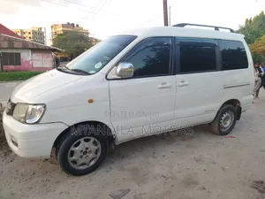 Toyota Noah 2.0 FWD (8 Seater) 2001 White