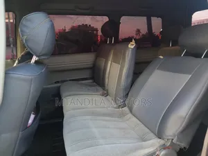 Toyota Noah 2.0 FWD (8 Seater) 2001 White