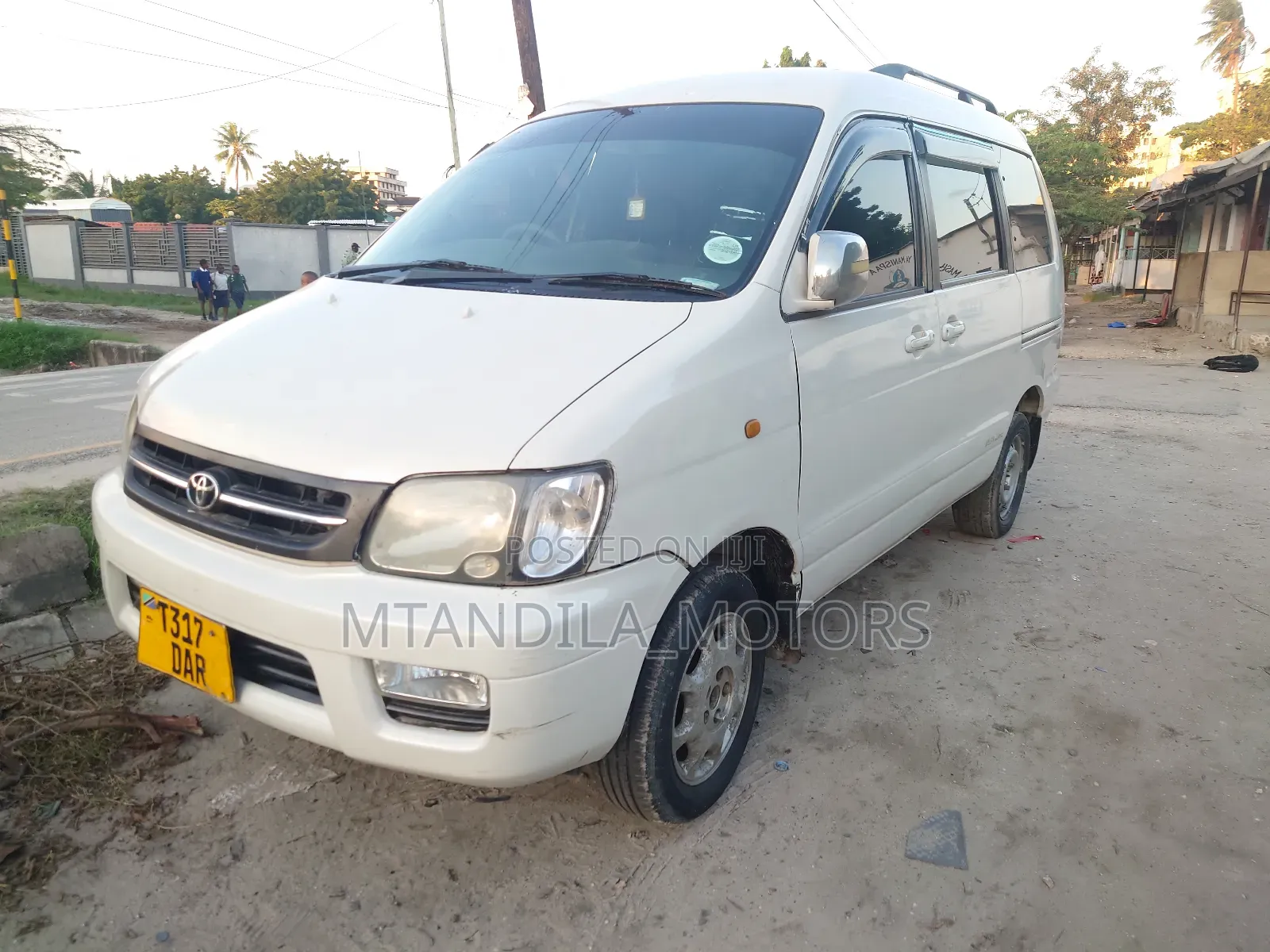 Toyota Noah 2.0 FWD (8 Seater) 2001 White