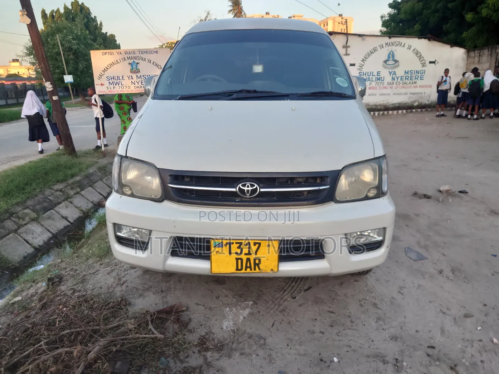Toyota Noah 2.0 FWD (8 Seater) 2001 White