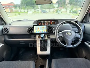 Toyota Corolla Rumion 2009 Red