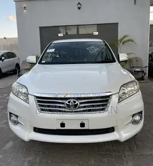 Photo - Toyota Vanguard 2011 Off white