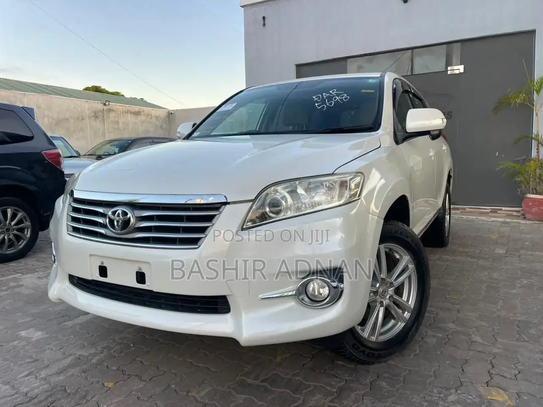 Toyota Vanguard 2011 Off white