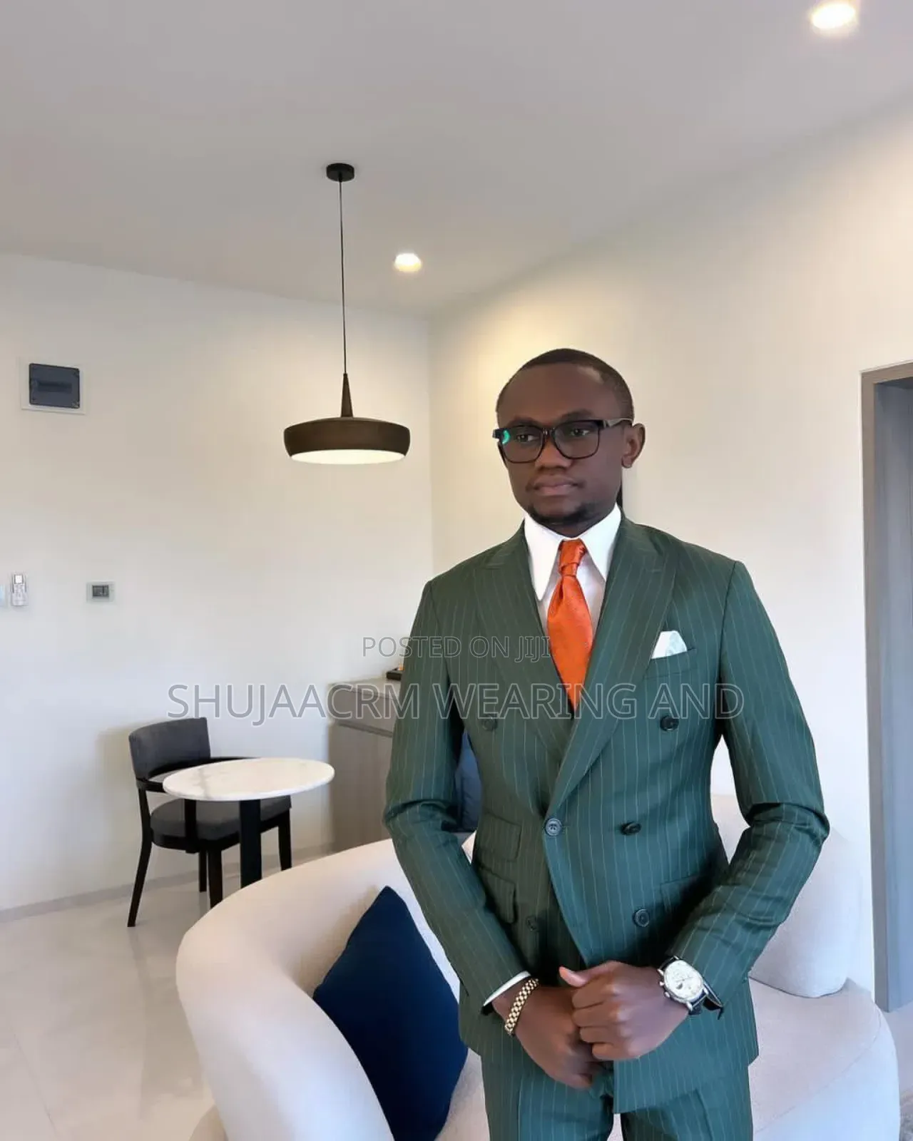 Suit With Discount/the Quality One