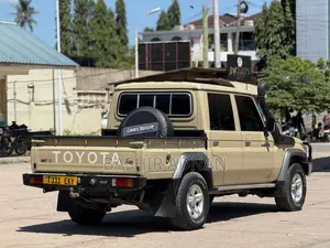 Toyota Land Cruiser 2019 Beige