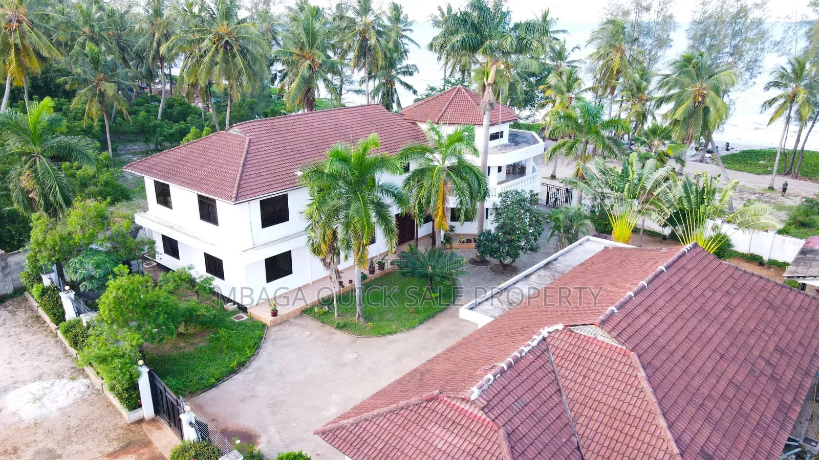8bdrm House in Mbezi Beach Kidimbwi for sale