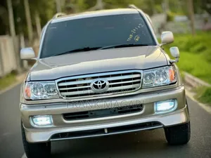 Toyota Land Cruiser 90 Automatic 2000 Silver