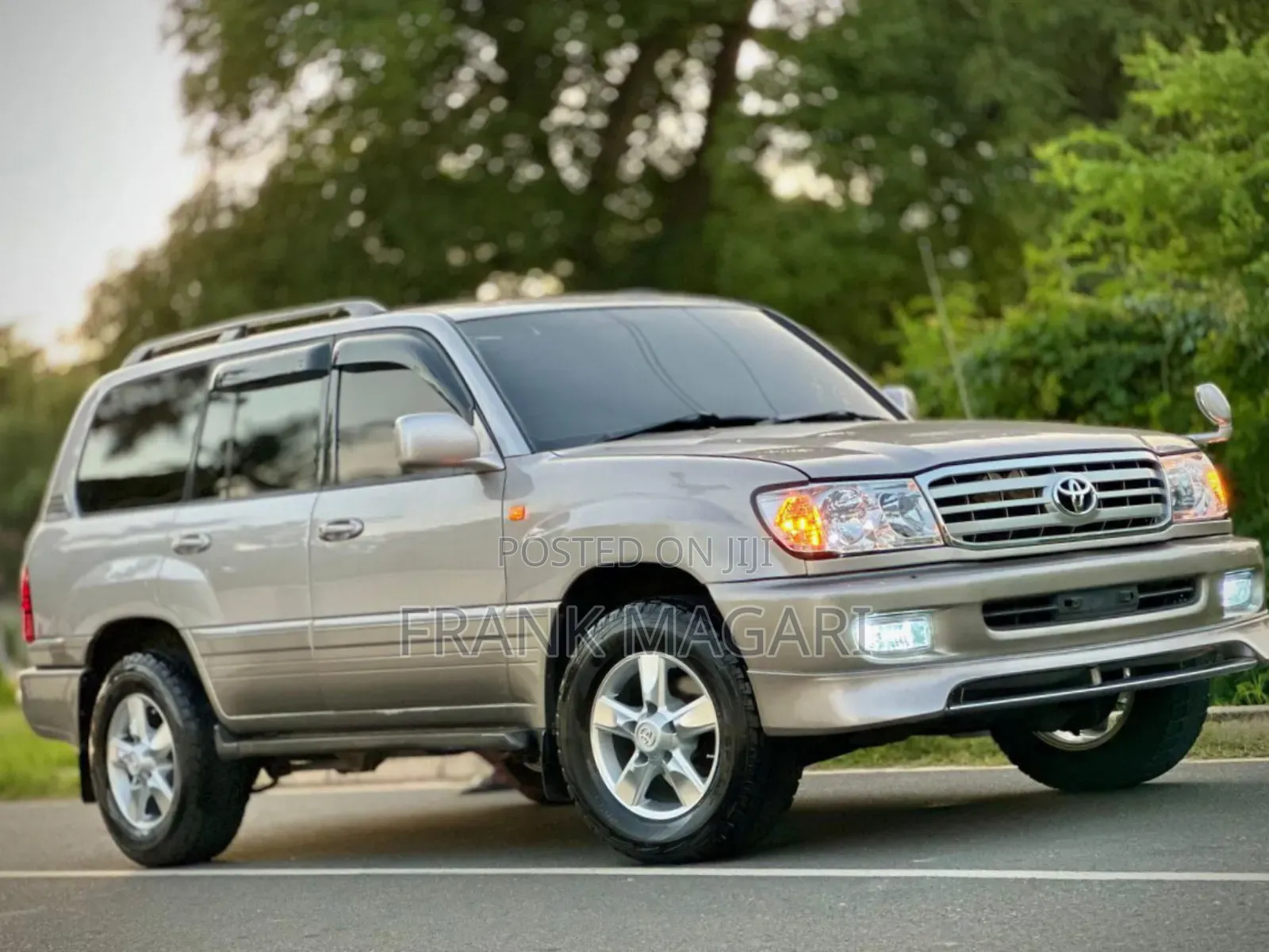 Toyota Land Cruiser 90 Automatic 2000 Silver