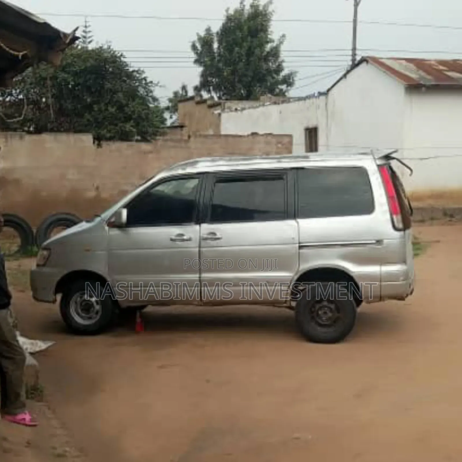 Toyota Noah 2001 Silver