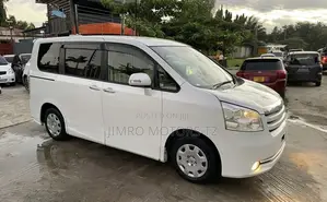 Toyota Noah 2011 White