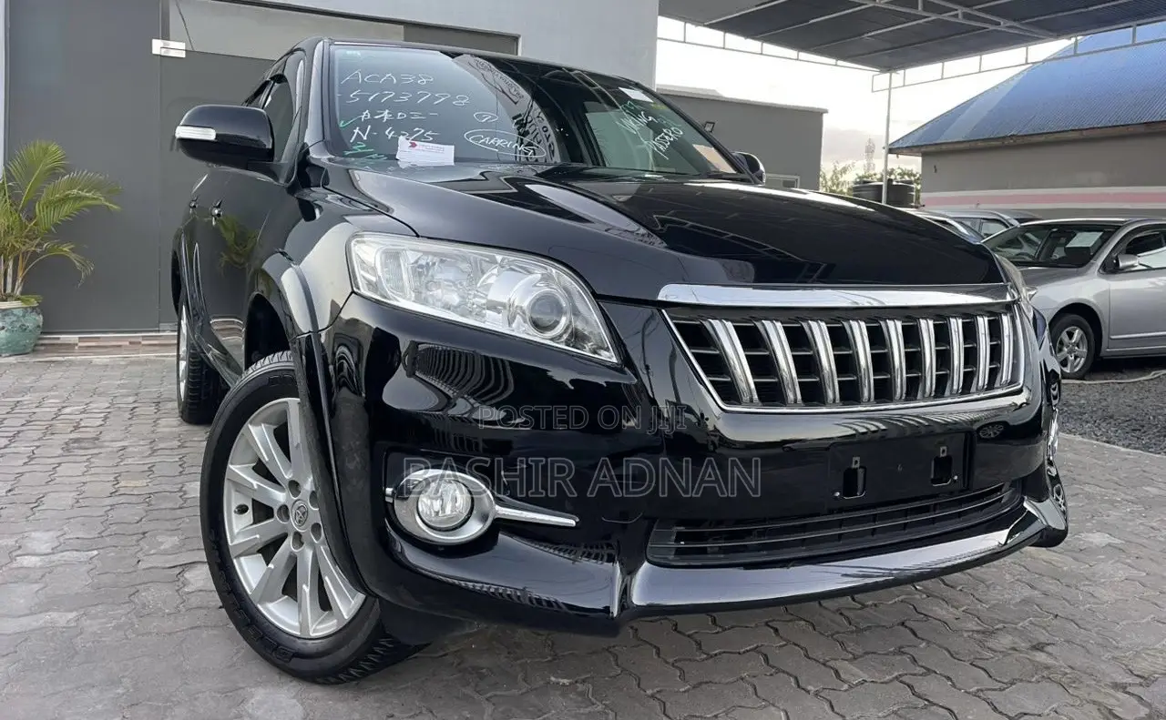 Toyota Vanguard 2011 Black