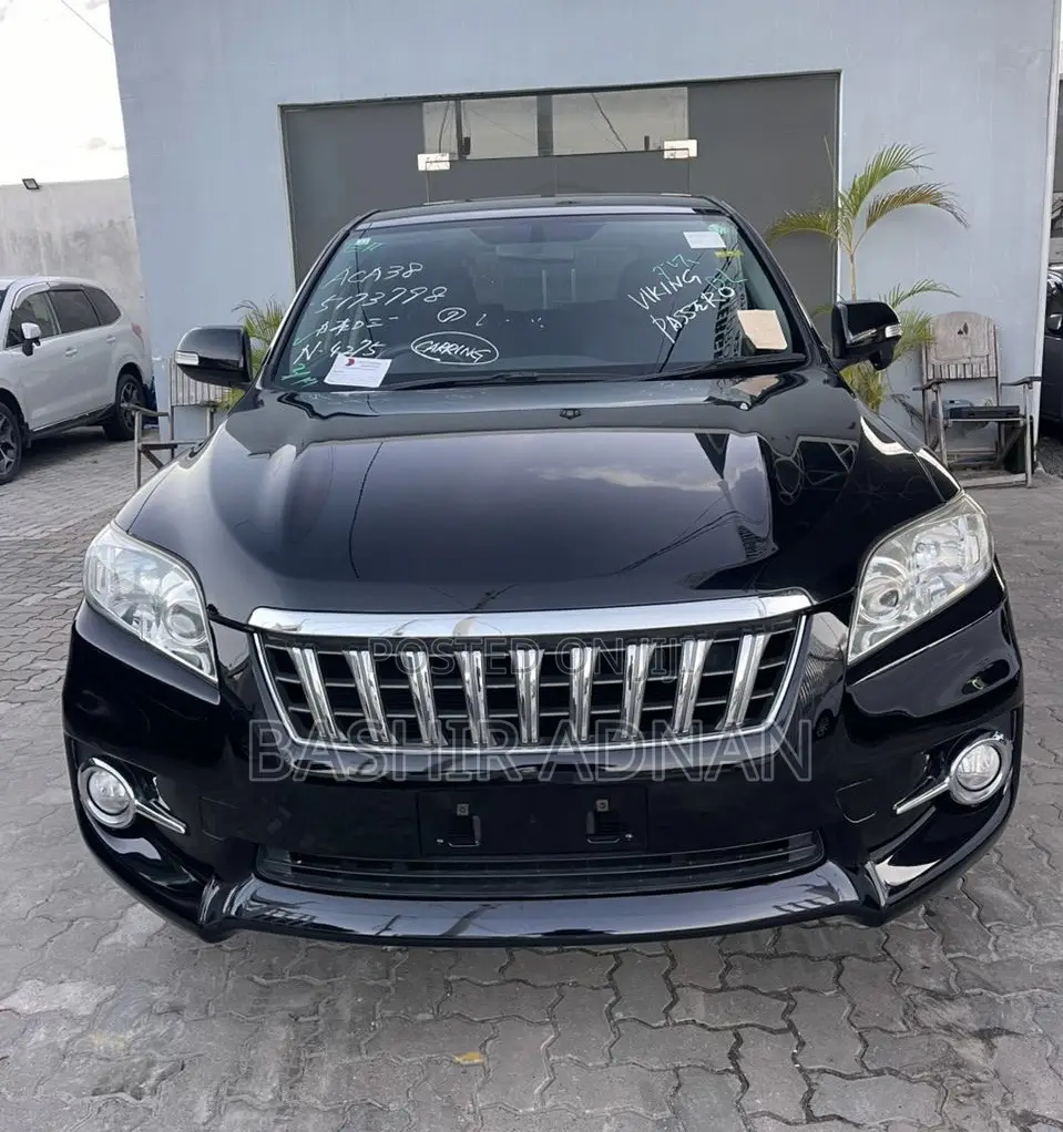 Toyota Vanguard 2011 Black