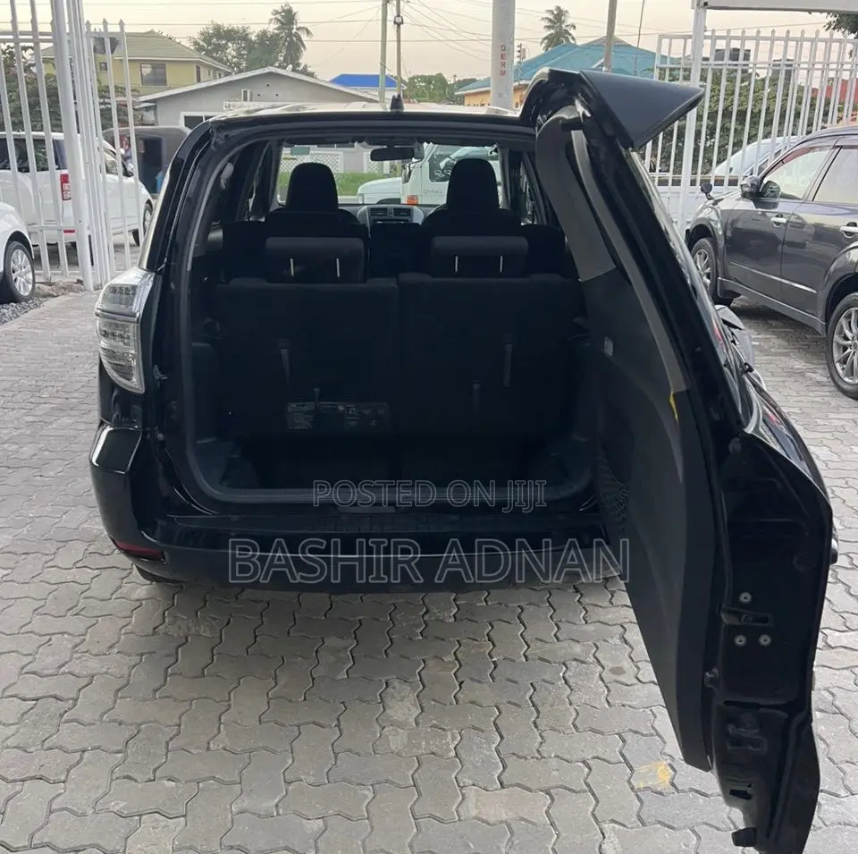 Toyota Vanguard 2011 Black