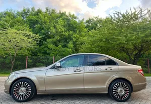 Mercedes-Benz C-Class 2008 Gold