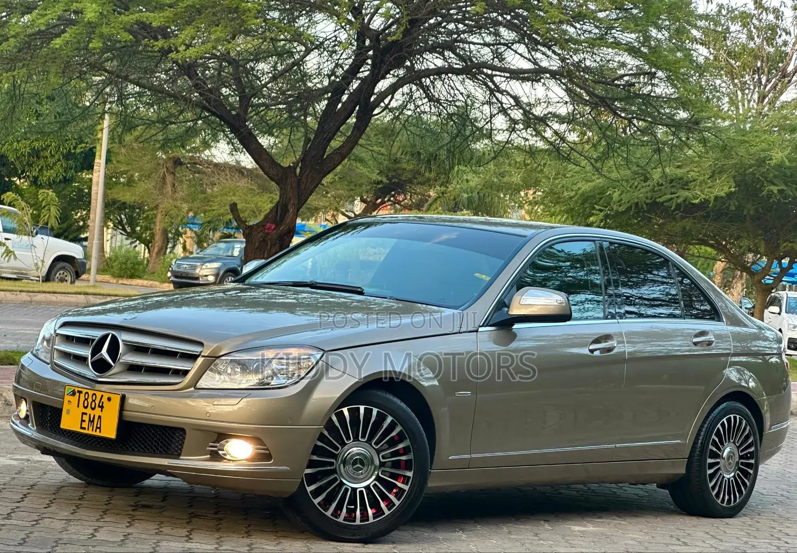 Mercedes-Benz C-Class 2008 Gold