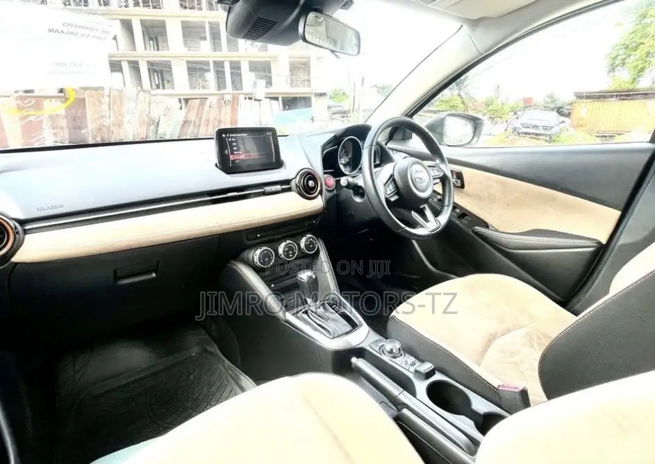 Mazda Demio 2018 White