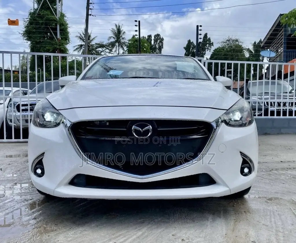 Mazda Demio 2018 White