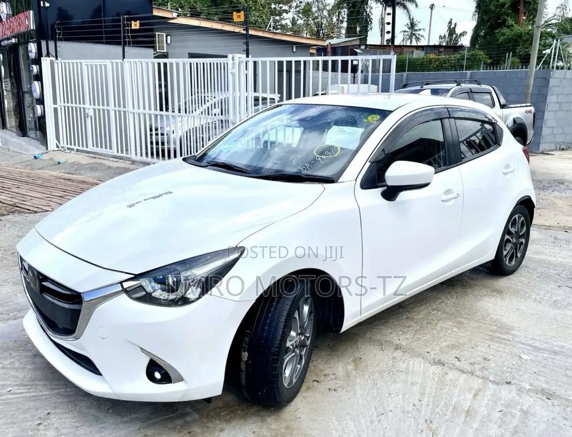 Mazda Demio 2018 White