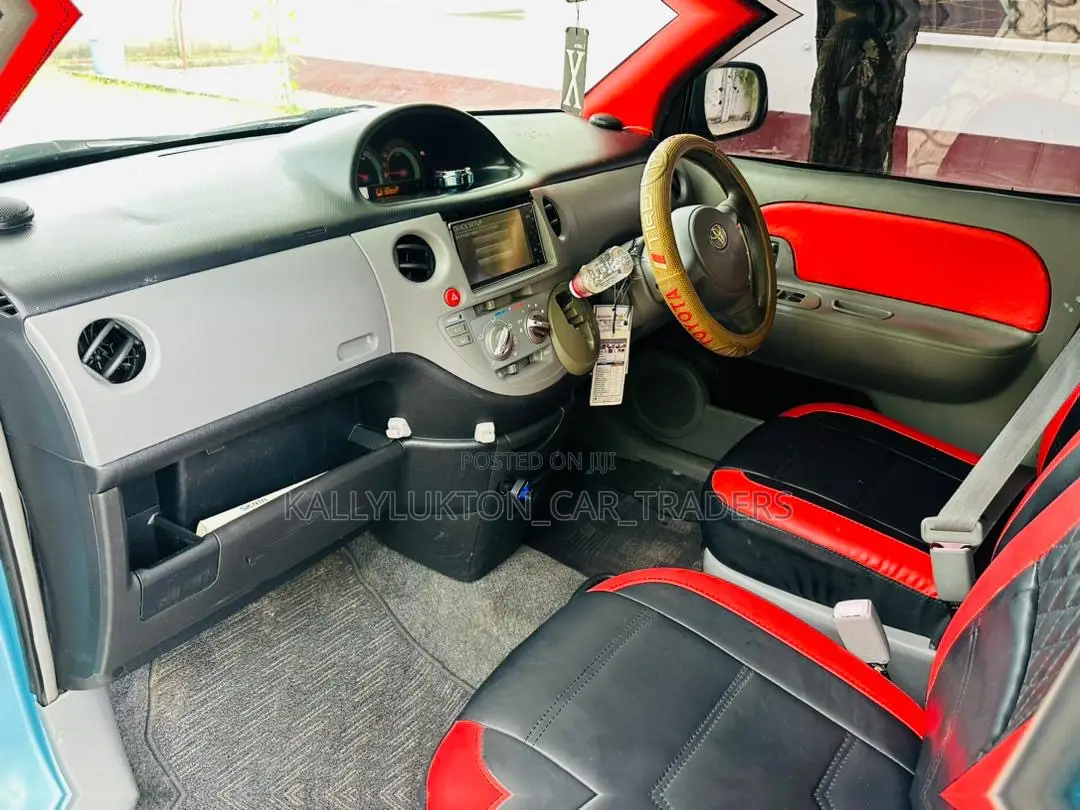 Toyota Sienta 2005 Blue