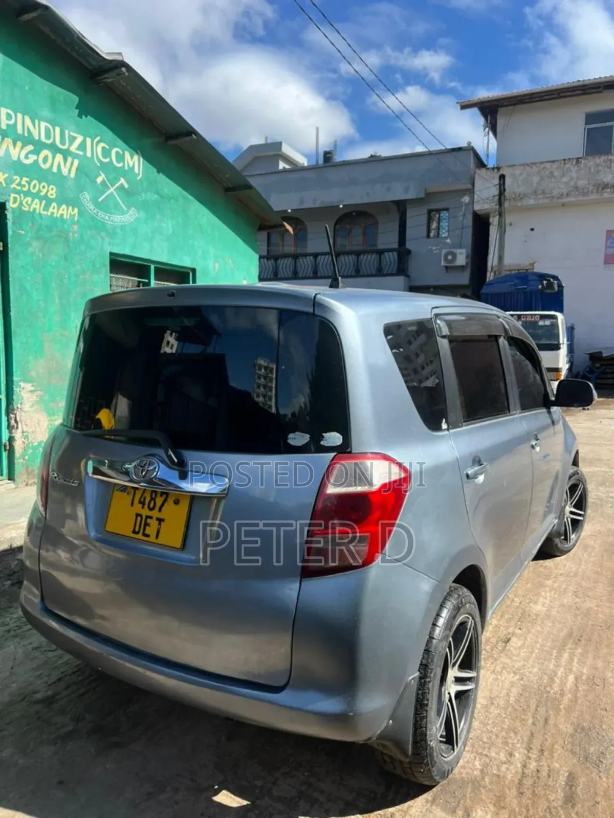 Toyota Ractis 2012 Gray