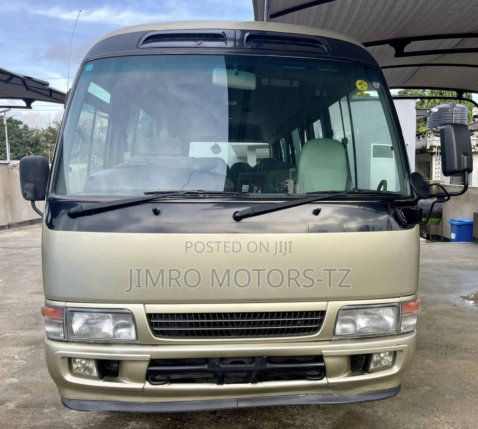 Toyota Coaster 2001 Gold