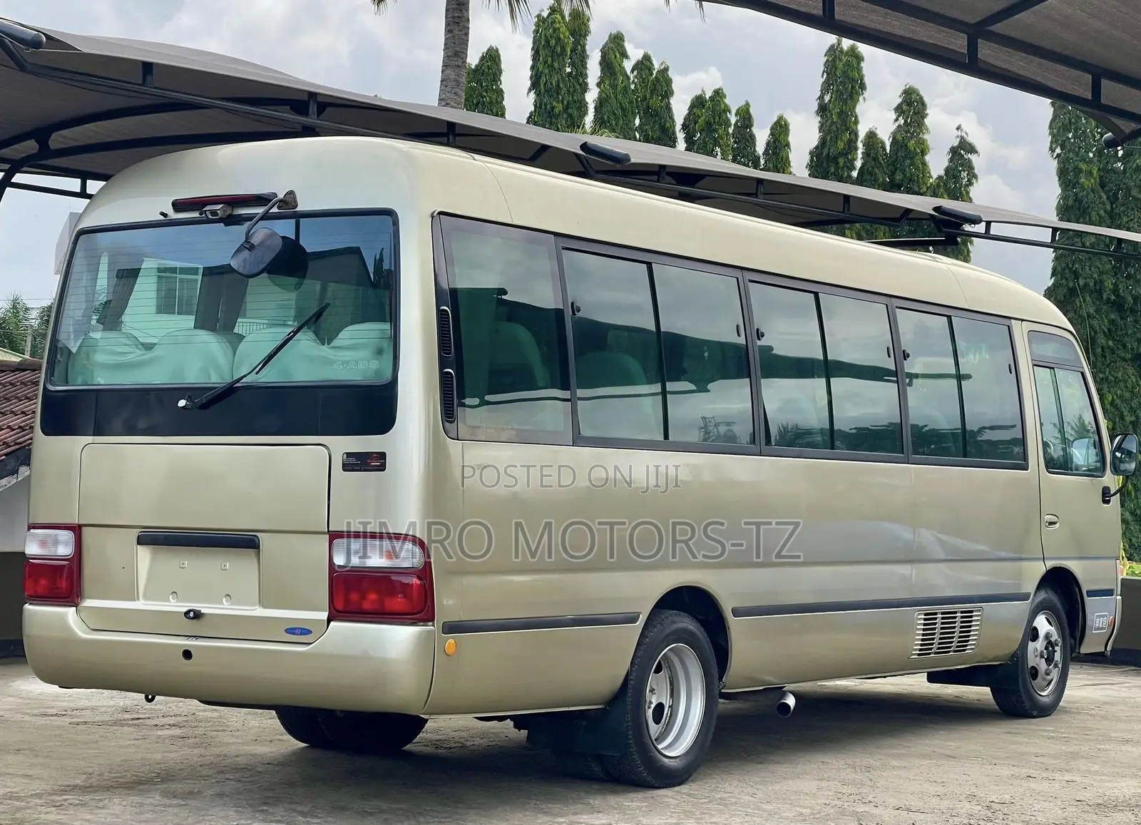 Toyota Coaster 2001 Gold